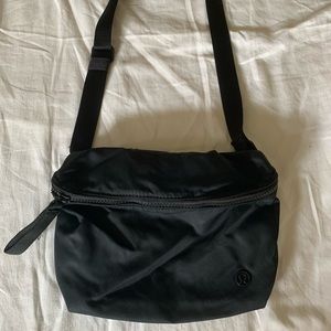 Lulu lemon fanny pack